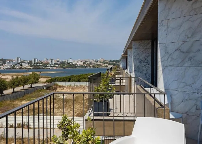 Bellevue Living Sea And By Mp *